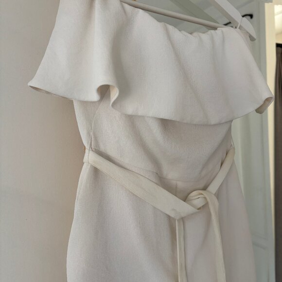 Aritzia Babaton White Romper - Size 2 - Picture 3 of 3
